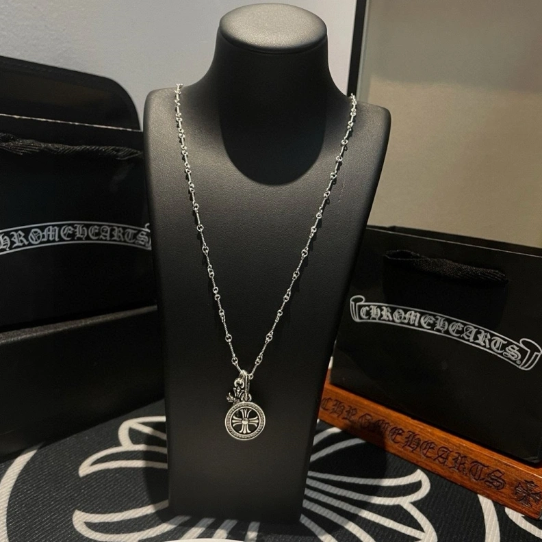 UrbanStyle Chrxmx Hxxrts Necklaces 297646