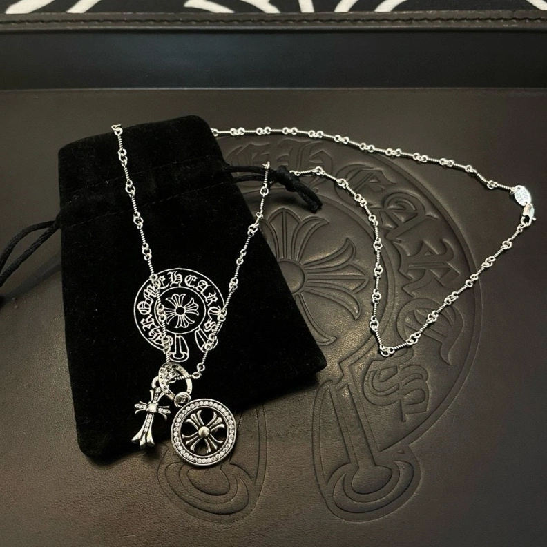 UrbanStyle Chrxmx Hxxrts Necklaces 297646