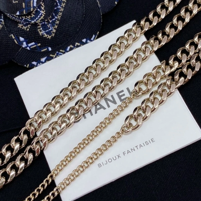 Minimalist Chxnxl Necklaces 286615