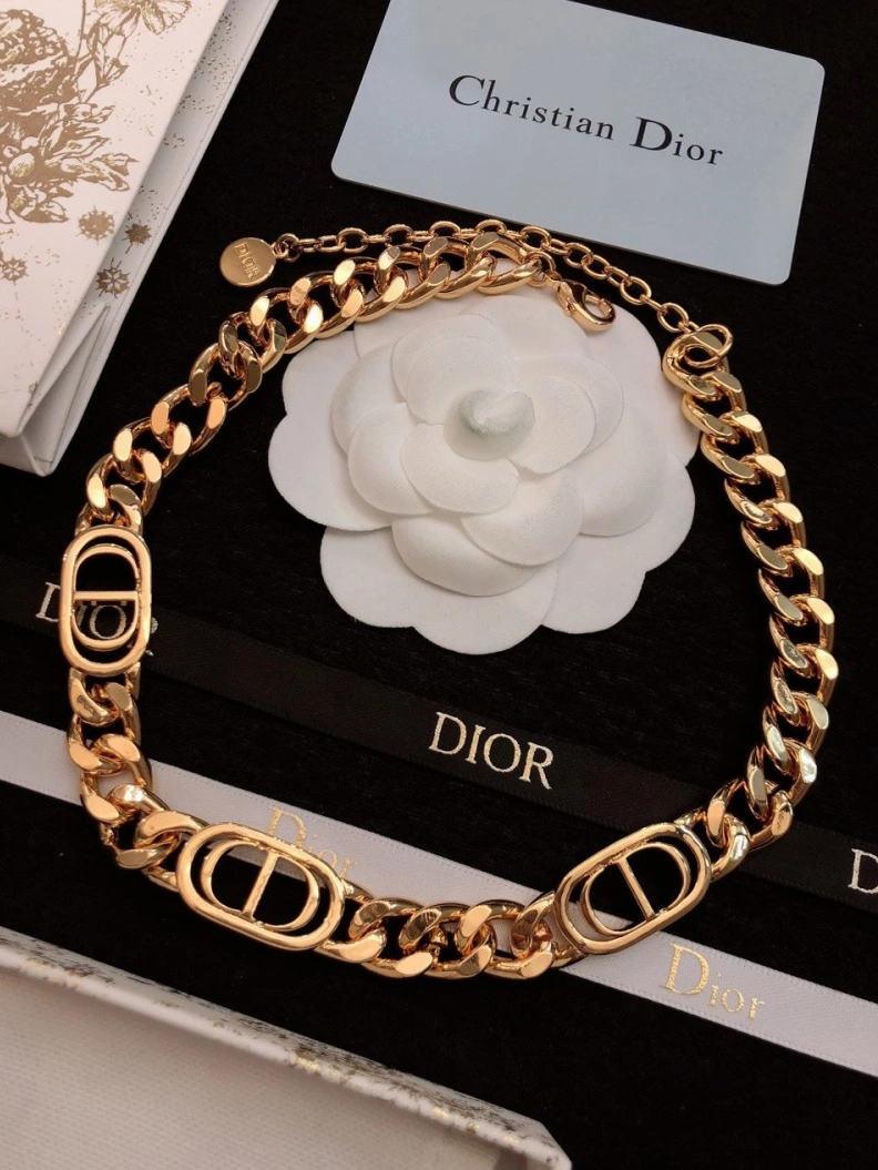 EyeCatching Christian Dxxr Necklaces 294335