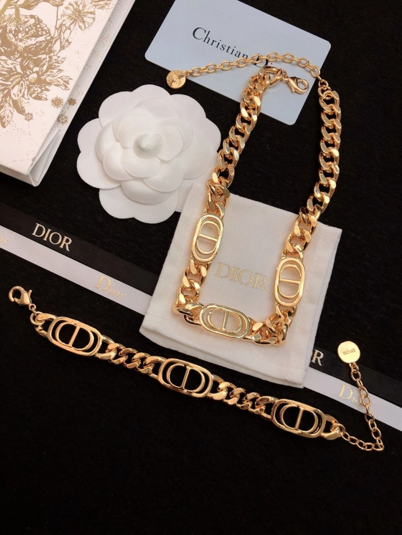 EyeCatching Christian Dxxr Necklaces 294335