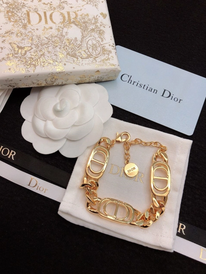 EyeCatching Christian Dxxr Necklaces 294335