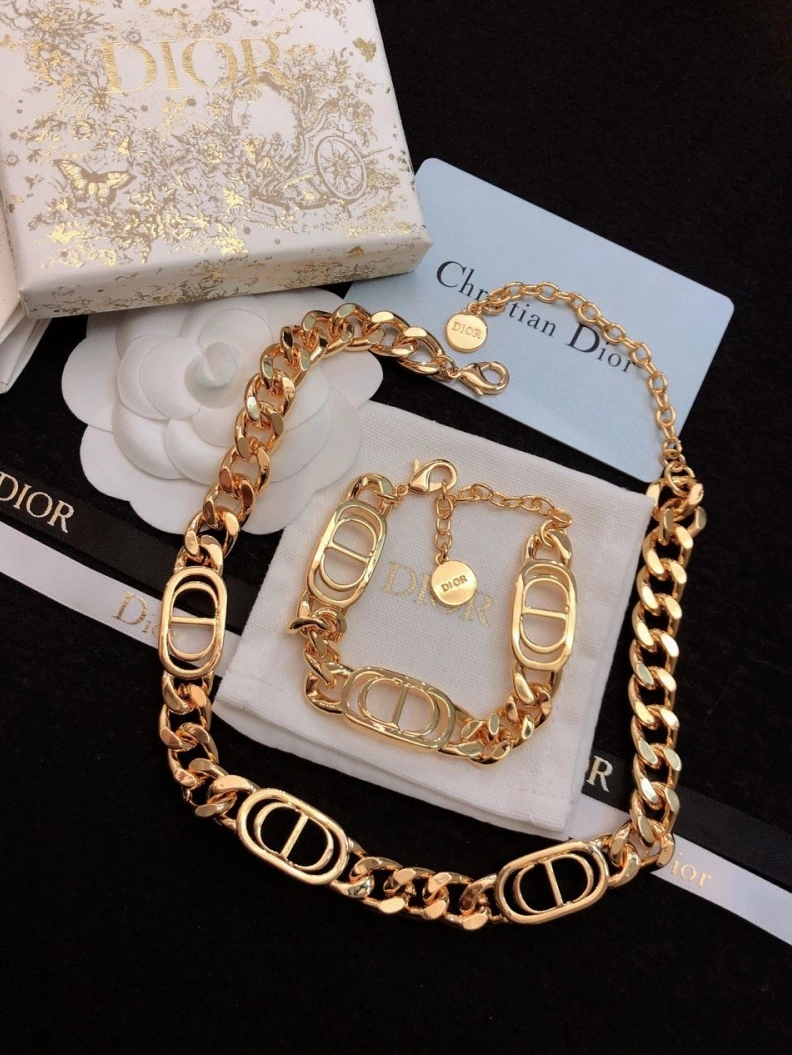 EyeCatching Christian Dxxr Necklaces 294335