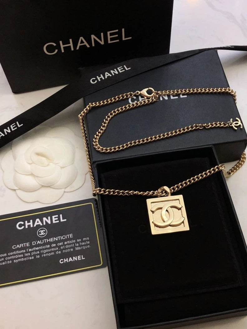 WellDesigned Chxnxl Necklaces 286607