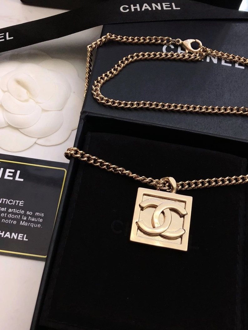 WellDesigned Chxnxl Necklaces 286607