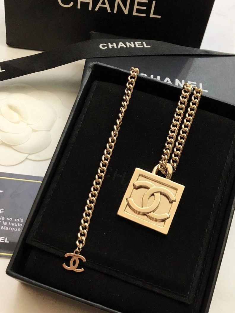 WellDesigned Chxnxl Necklaces 286607