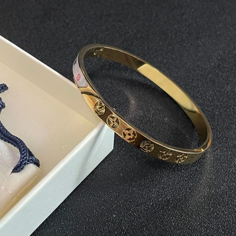 Comfortable LX Bracelets 309519