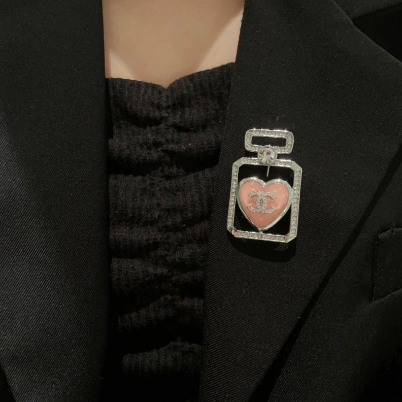 Compact Chxnxl Brooches 287750