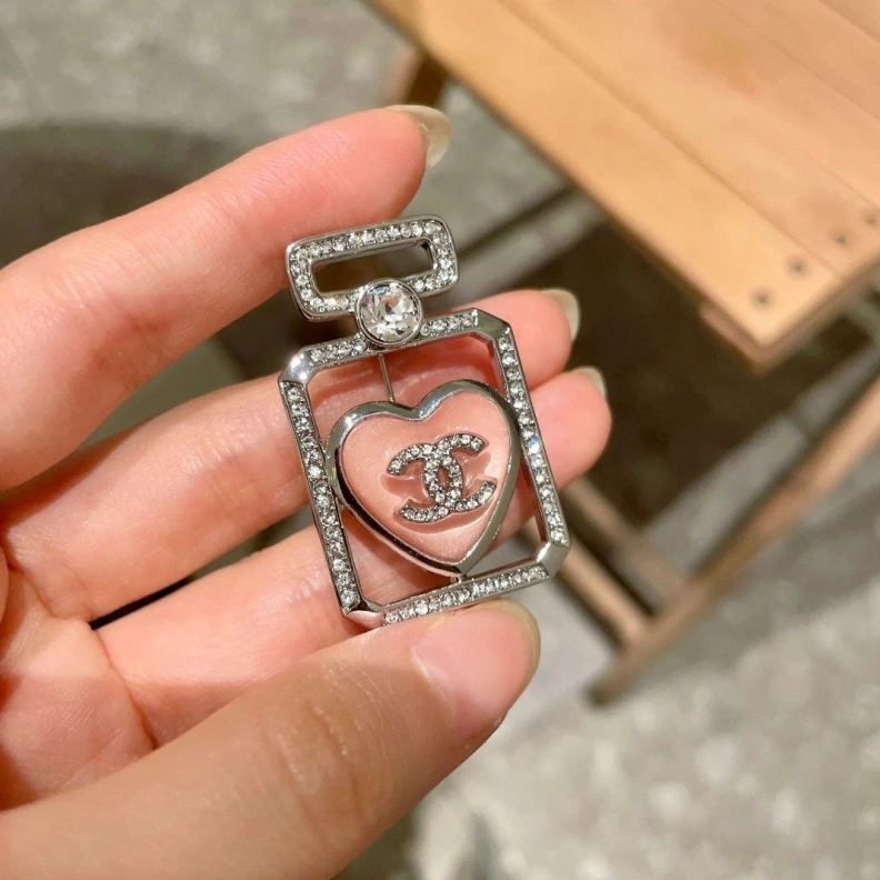 Compact Chxnxl Brooches 287750
