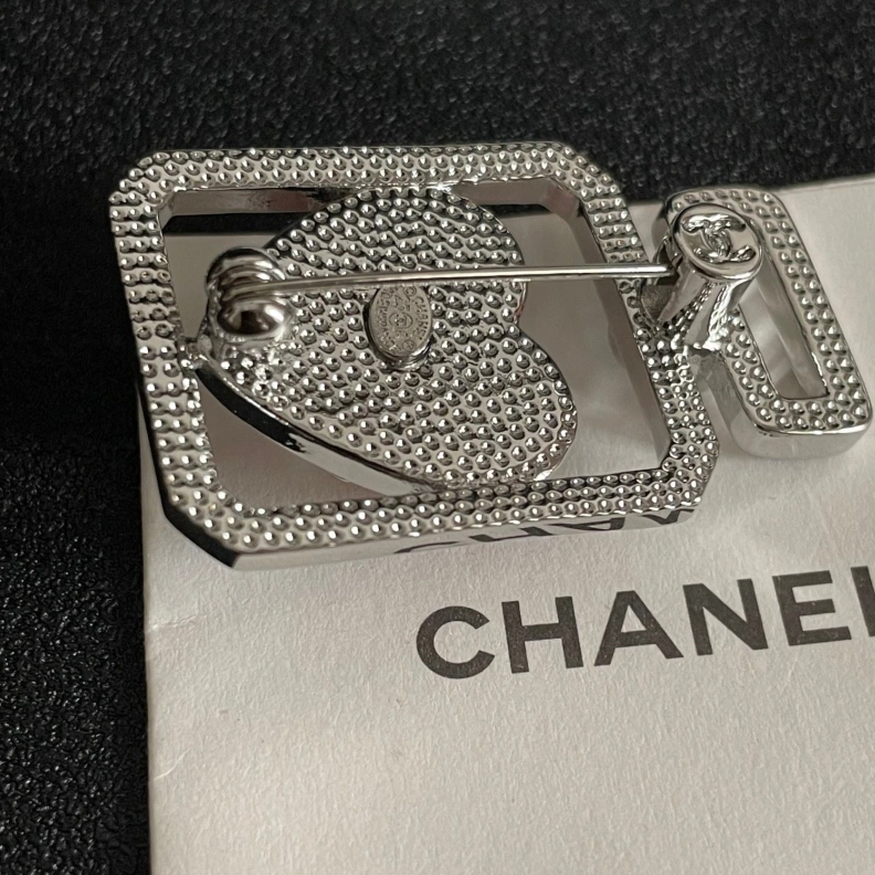 Compact Chxnxl Brooches 287750
