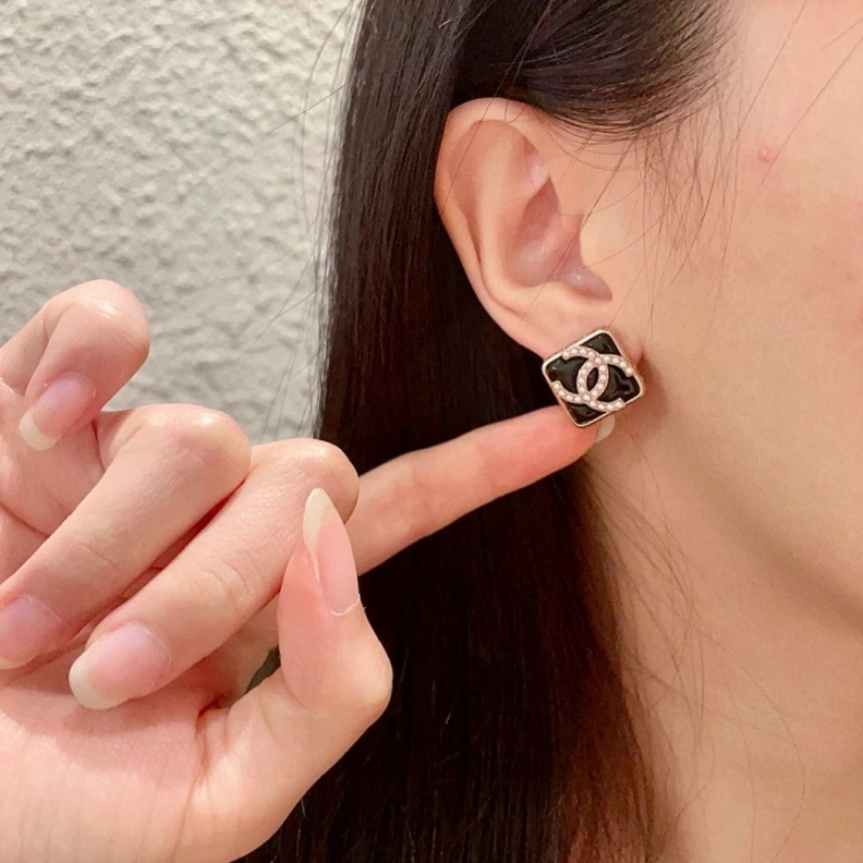 Comfortable Chxnxl Earrings 287044