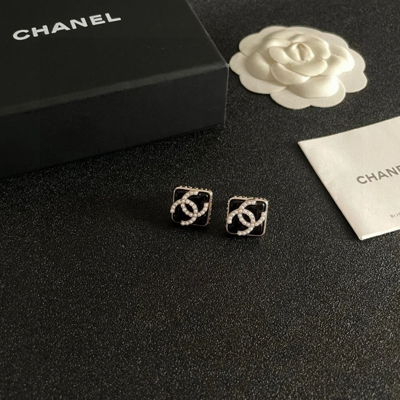 Comfortable Chxnxl Earrings 287044