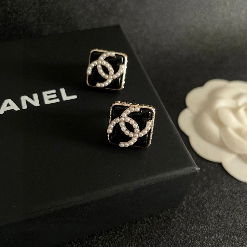 Comfortable Chxnxl Earrings 287044