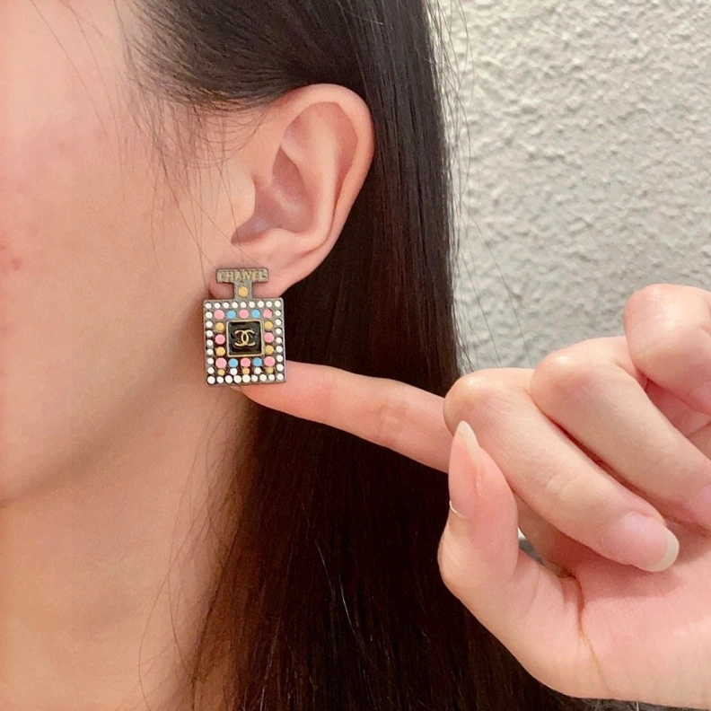 Resilient Chxnxl Earrings 287040