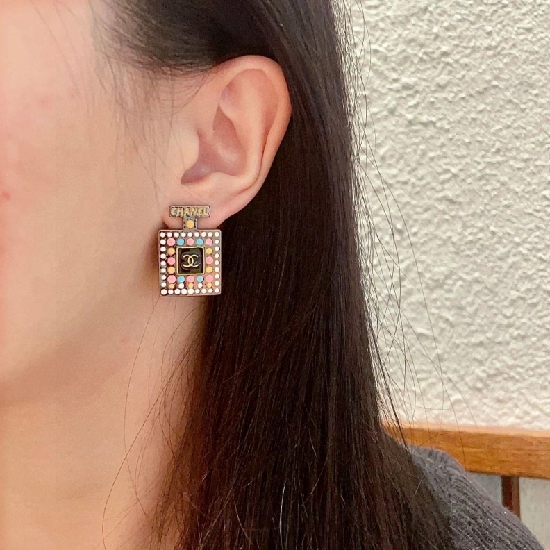 Resilient Chxnxl Earrings 287040