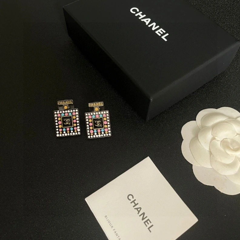 Resilient Chxnxl Earrings 287040