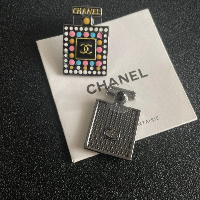 Resilient Chxnxl Earrings 287040