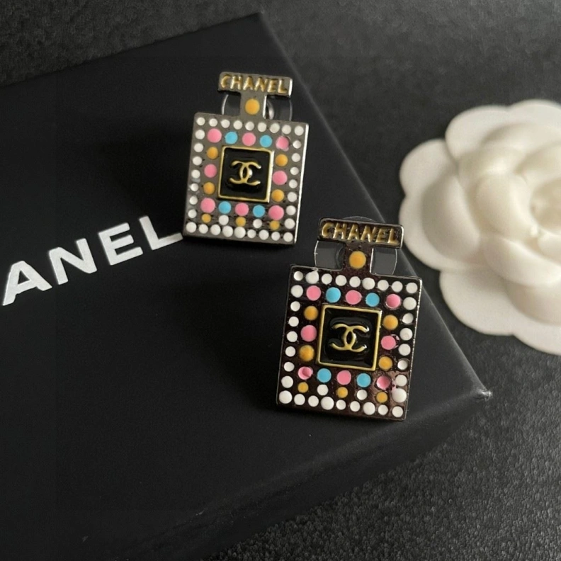 Resilient Chxnxl Earrings 287040