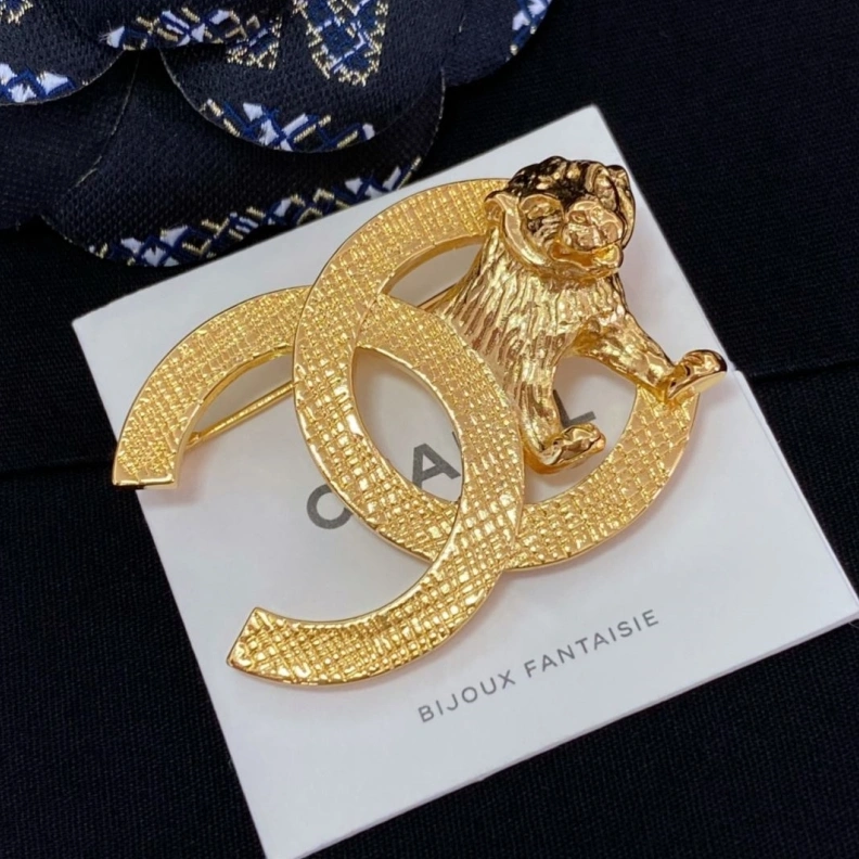 Lightweight Chxnxl Brooches 287737