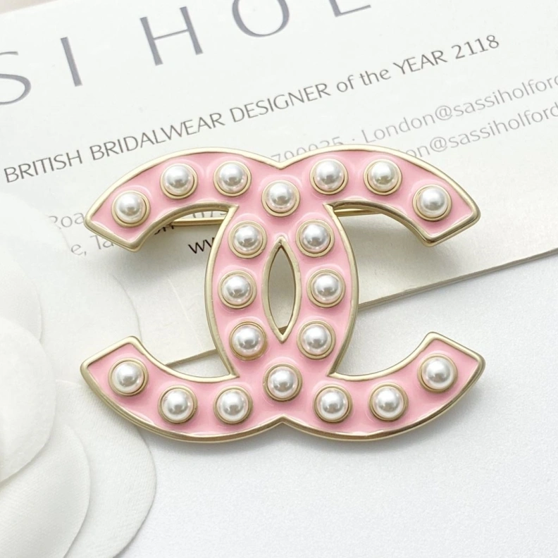 HighQuality Chxnxl Brooches 287727