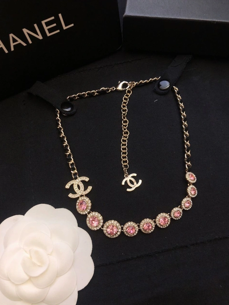 Bold Chxnxl Necklaces 286597