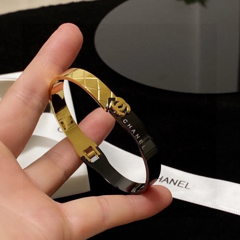 Trendy Chxnxl Bracelets 287900