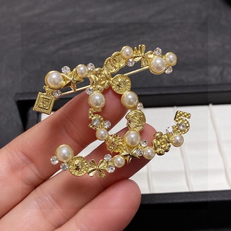 Bright Chxnxl Brooches 287738