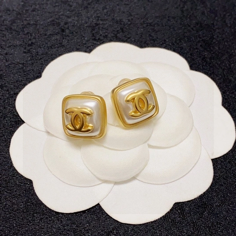Sophisticated Chxnxl Earrings 287013