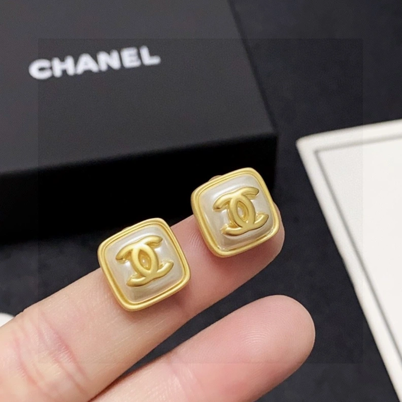 Sophisticated Chxnxl Earrings 287013