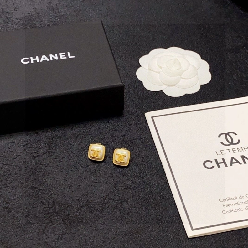 Sophisticated Chxnxl Earrings 287013