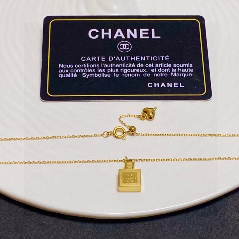 Stylish Chxnxl Necklaces 286595