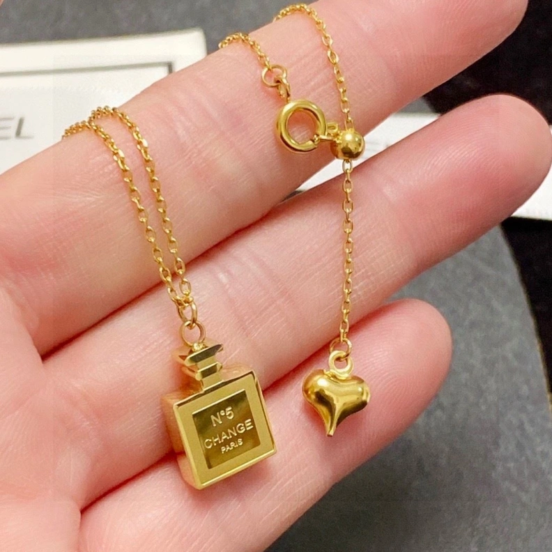 Stylish Chxnxl Necklaces 286595