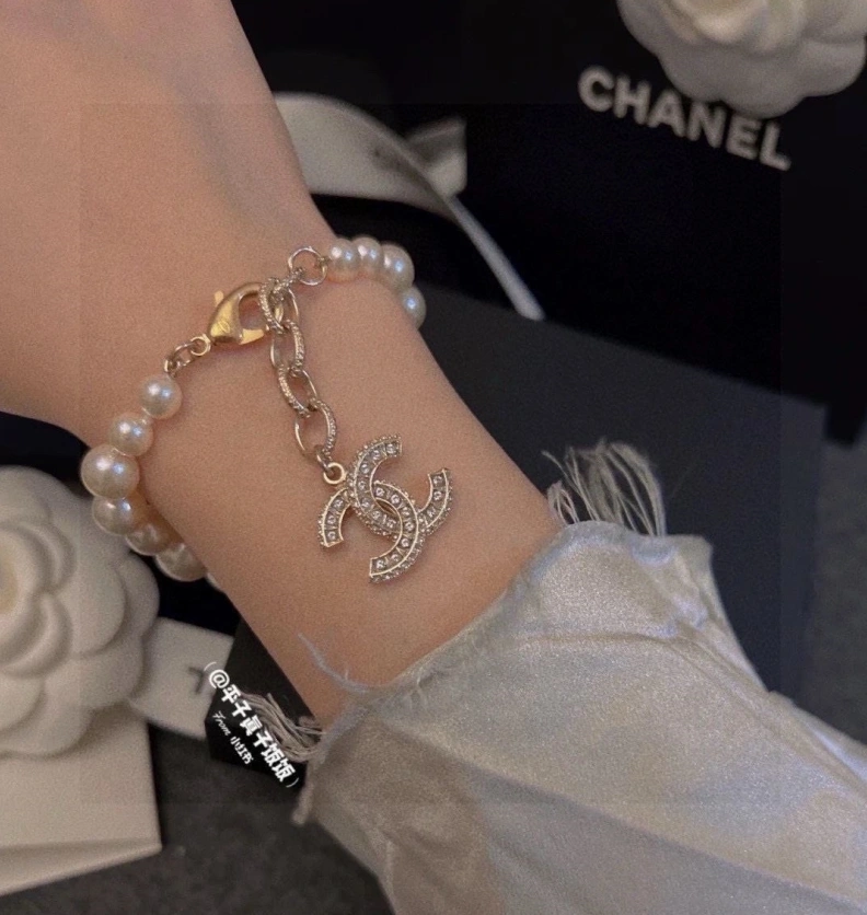 Elegant Chxnxl Bracelets 287891
