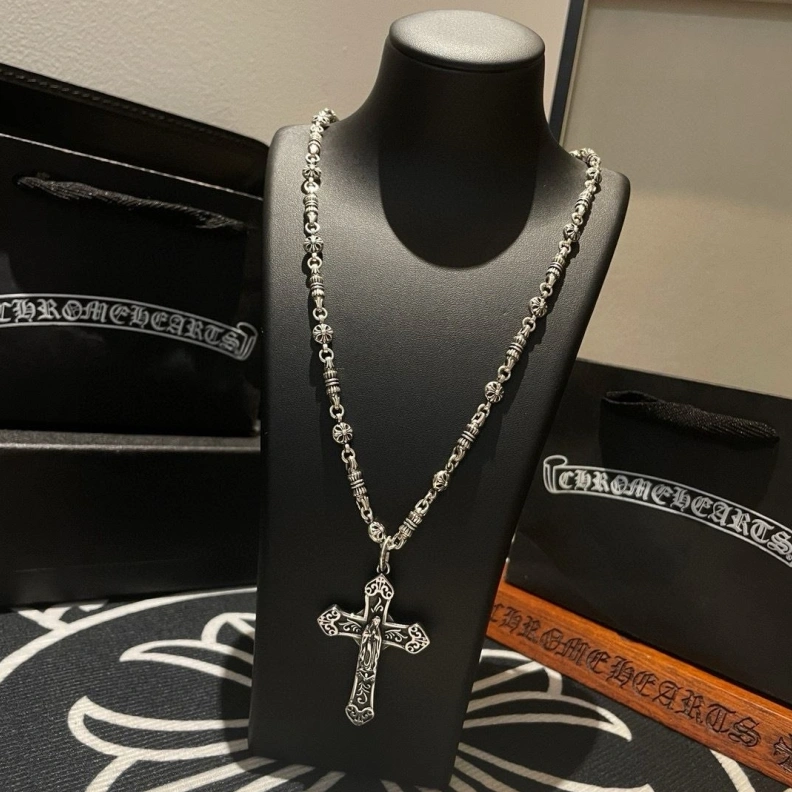 WellDesigned Chrxmx Hxxrts Necklaces 297615
