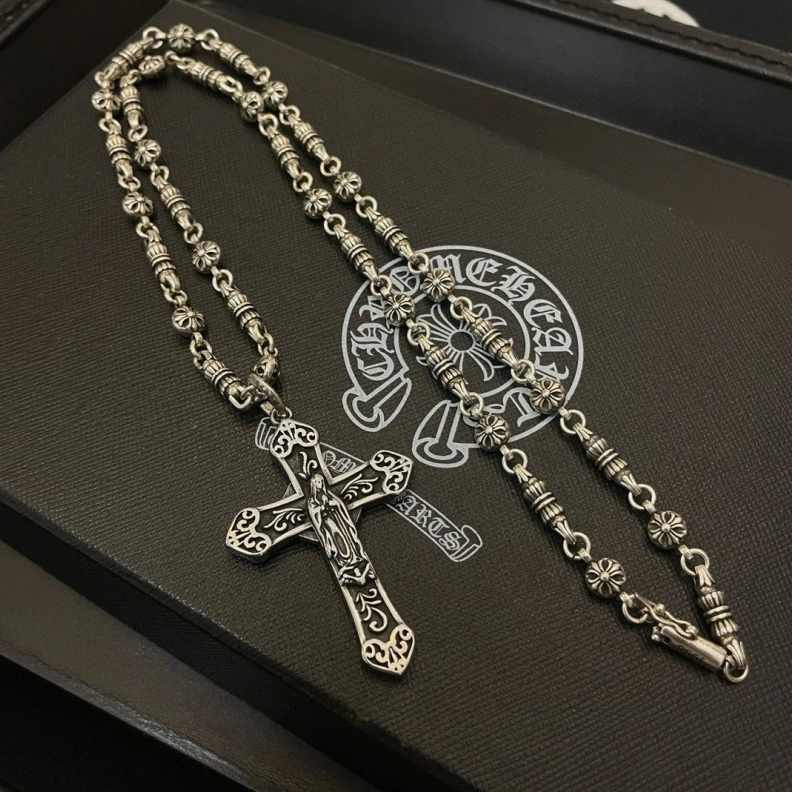 WellDesigned Chrxmx Hxxrts Necklaces 297615