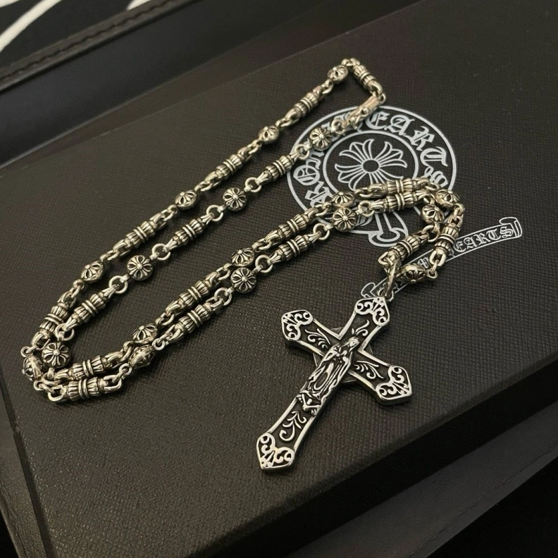 WellDesigned Chrxmx Hxxrts Necklaces 297615
