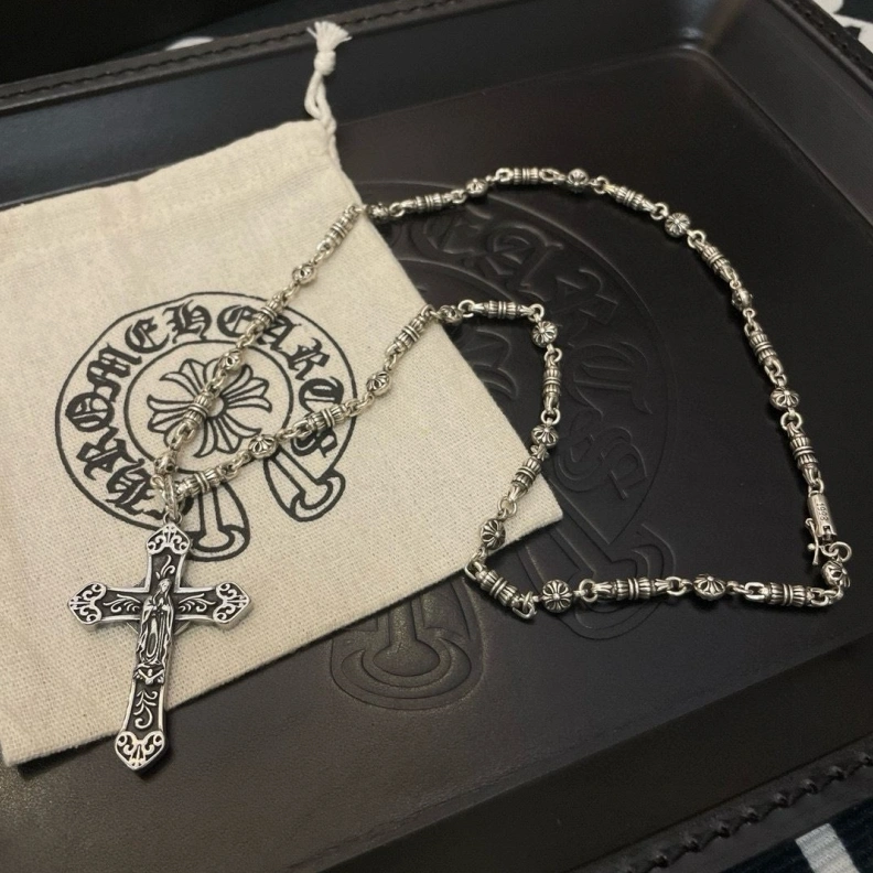WellDesigned Chrxmx Hxxrts Necklaces 297615