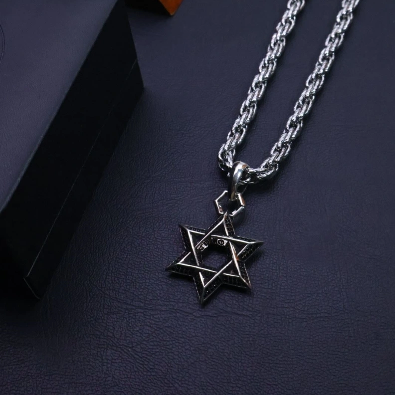Classic Chrxmx Hxxrts Necklaces 297603