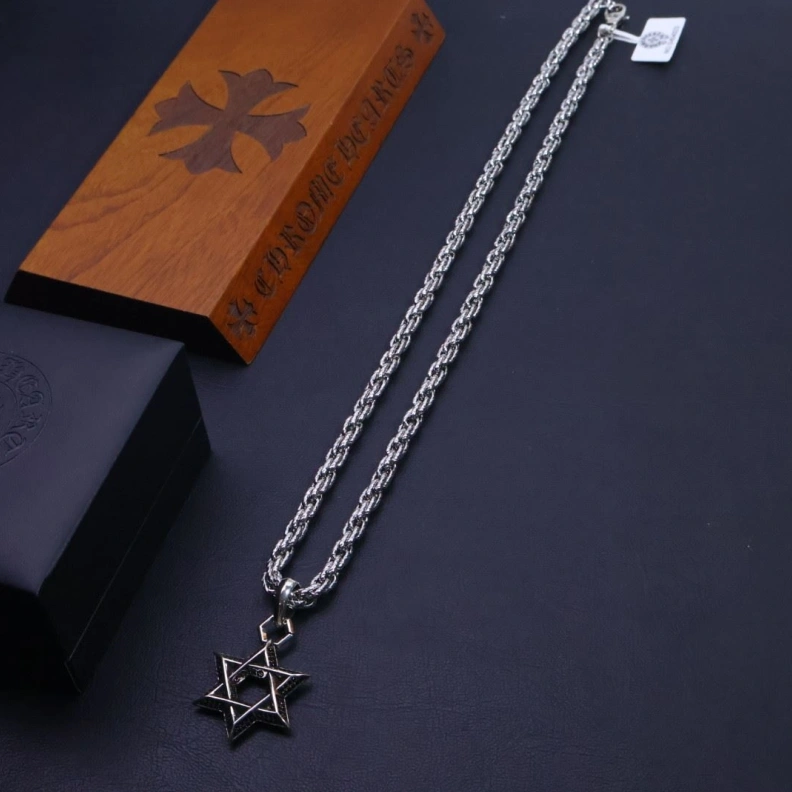 Classic Chrxmx Hxxrts Necklaces 297603