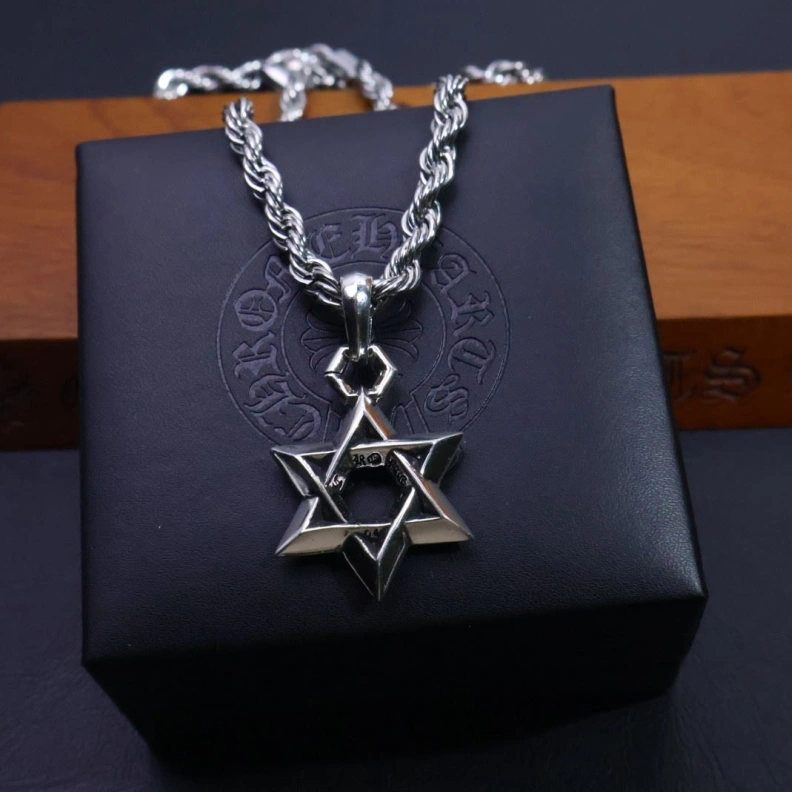 Bright Chrxmx Hxxrts Necklaces 297612