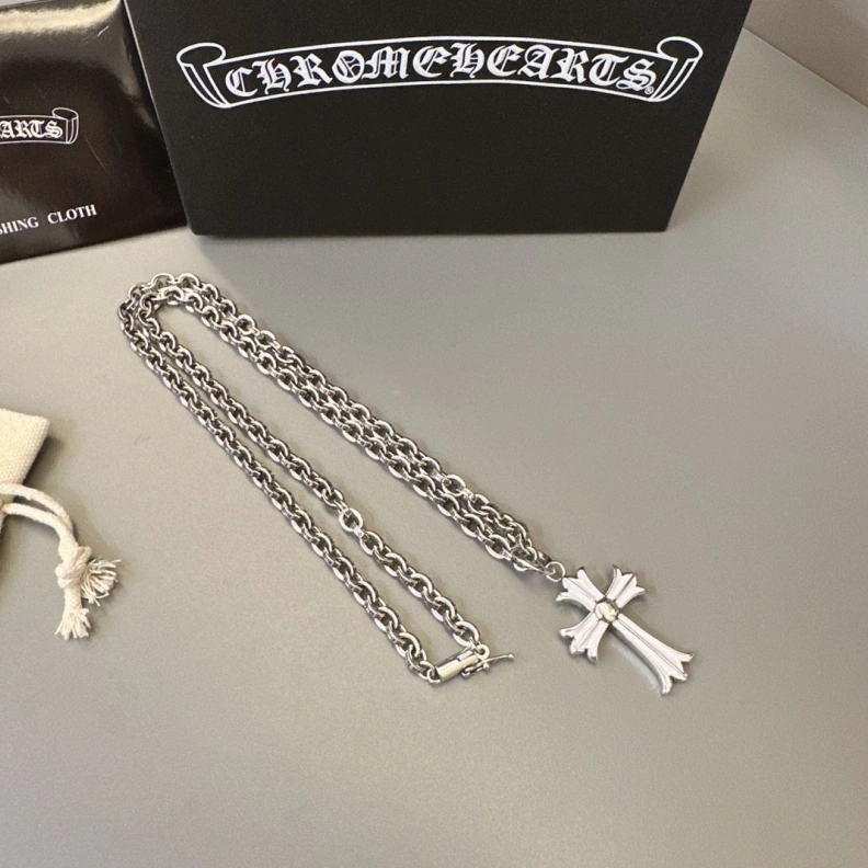 Chrxmx Hxxrts Necklaces Minimalist 297604