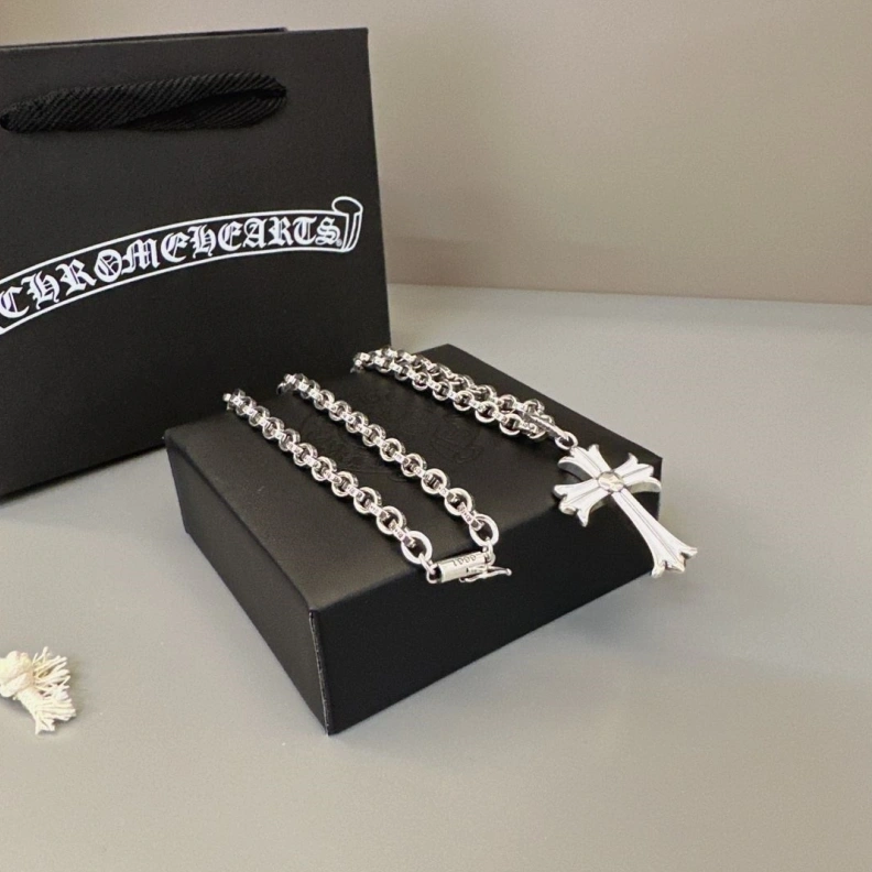 Chrxmx Hxxrts Necklaces Minimalist 297604
