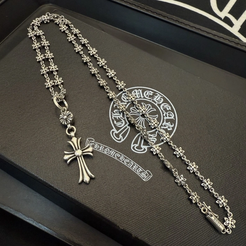 Chrxmx Hxxrts Necklaces Refined 297587