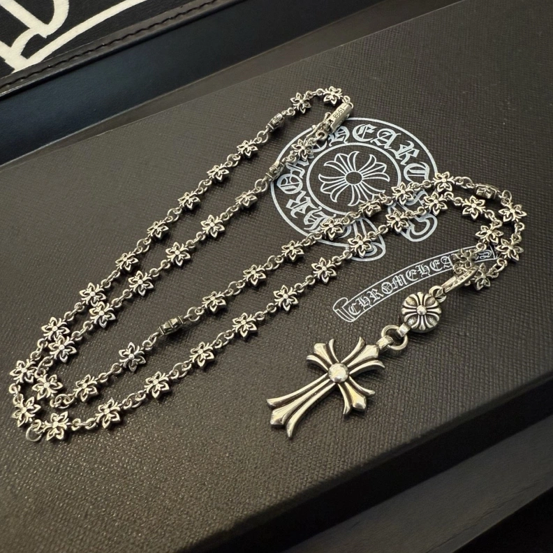 Chrxmx Hxxrts Necklaces Refined 297587