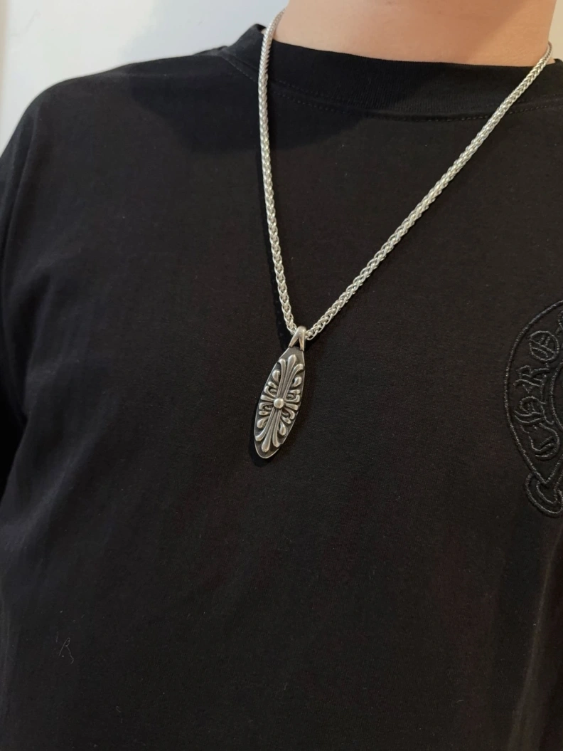 Classic Chrxmx Hxxrts Necklaces 297584