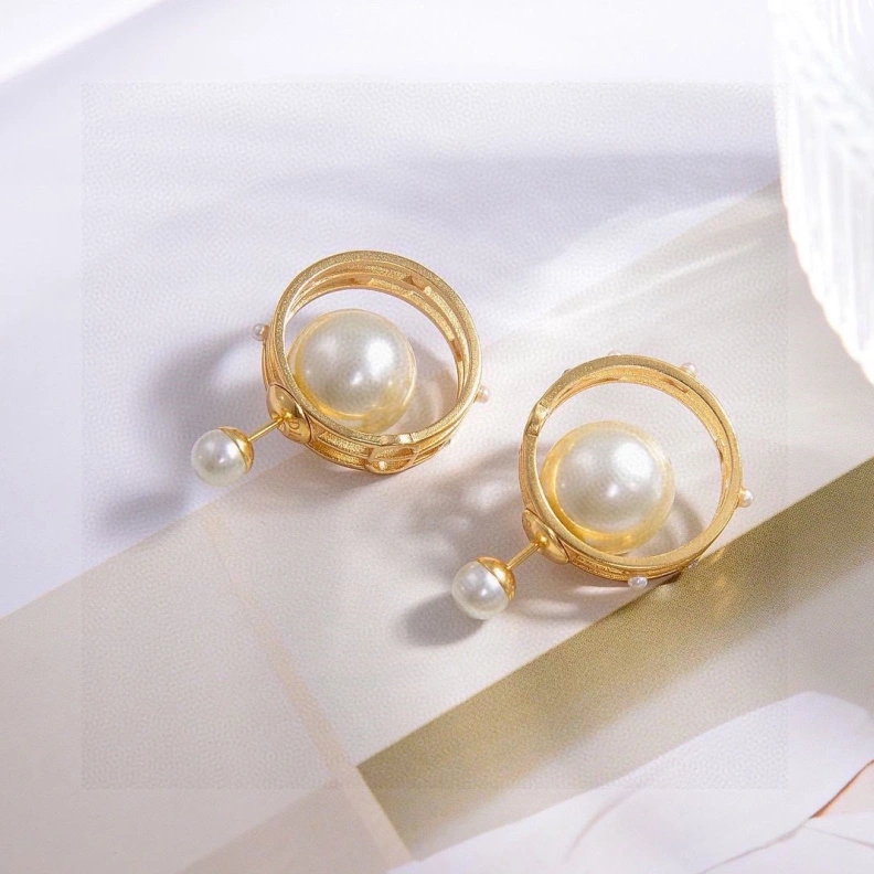 Christian Dxxr Earrings Flexible 294416