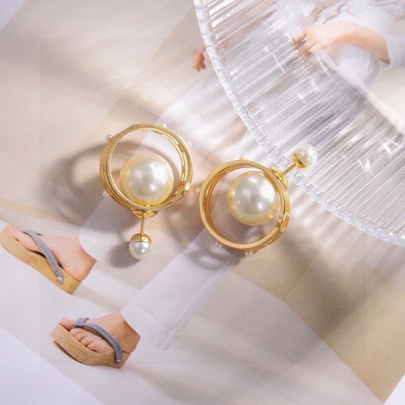 Christian Dxxr Earrings Flexible 294416