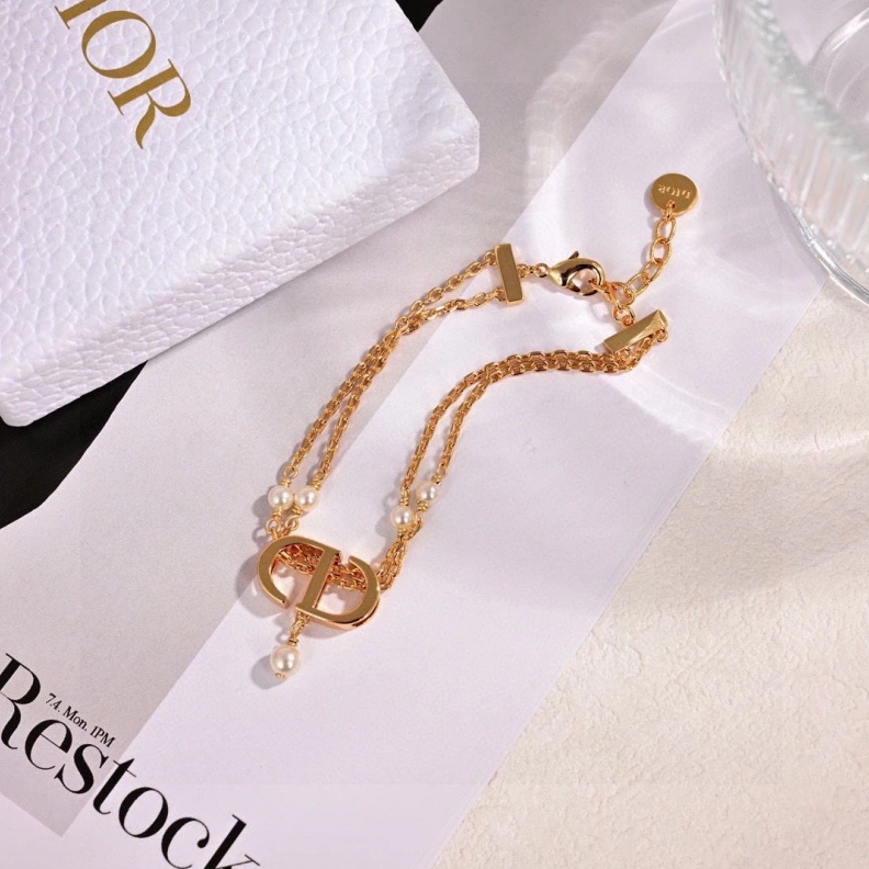 WellDesigned Christian Dxxr Necklaces 294321