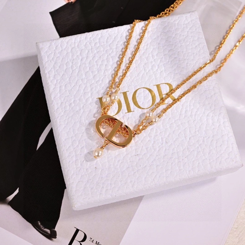WellDesigned Christian Dxxr Necklaces 294321