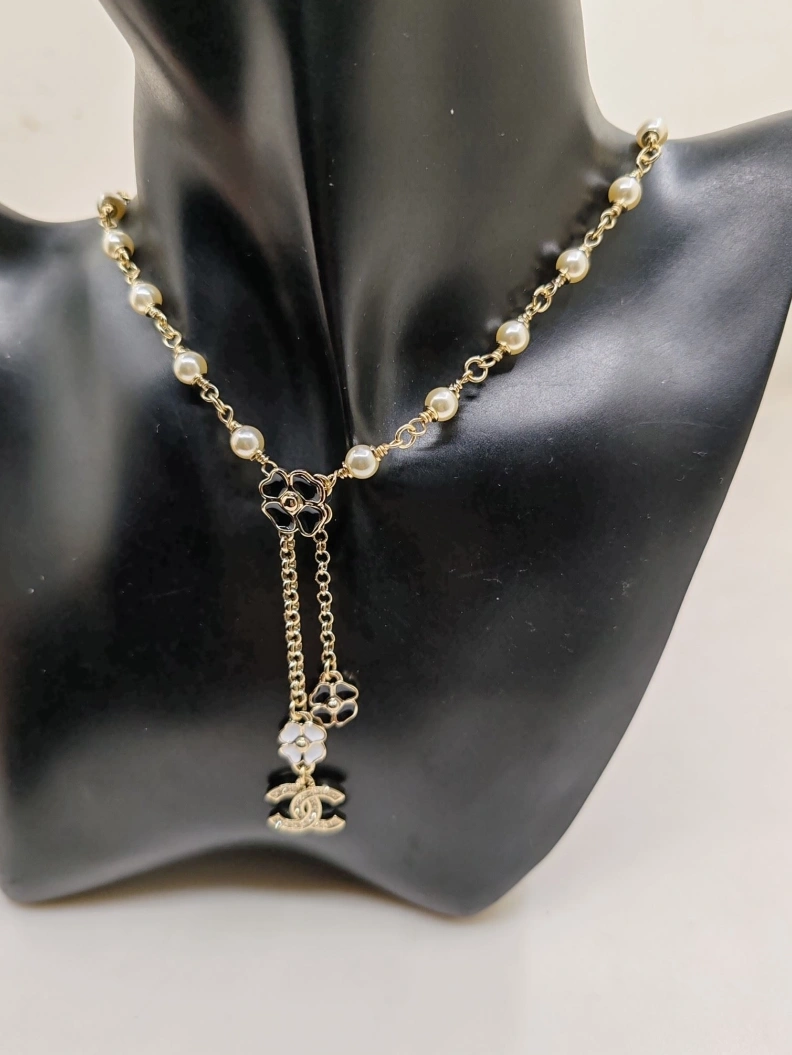 Comfortable Chxnxl Necklaces 286578